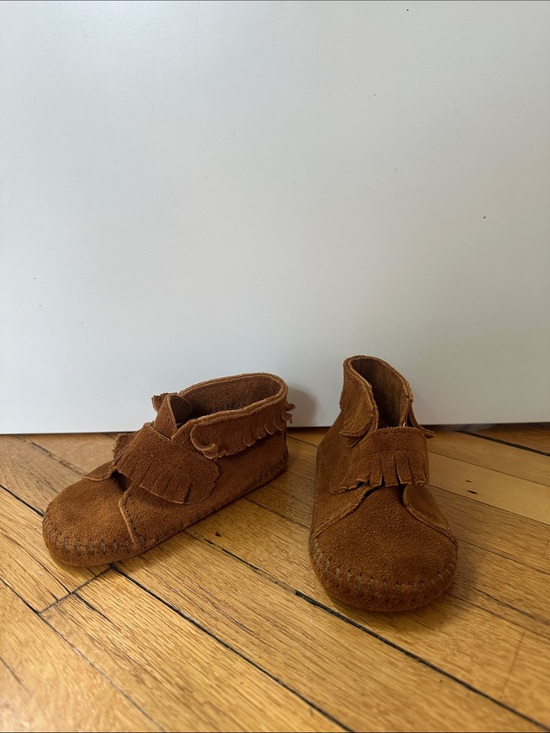 Minnetonka Other - Kids Brown Suede Fringe Minnetonka Moccasins